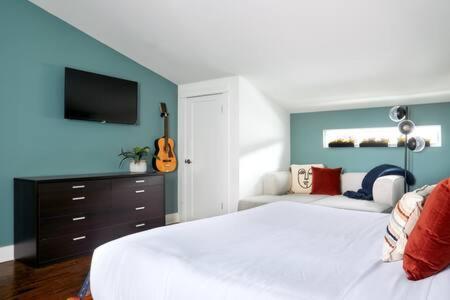 The Austen - Rooftop Retreat In Village * Nashville